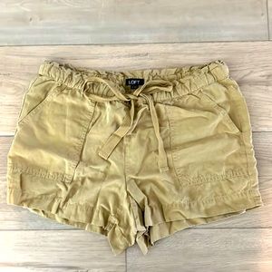 Loft Shorts - Tan, size Small